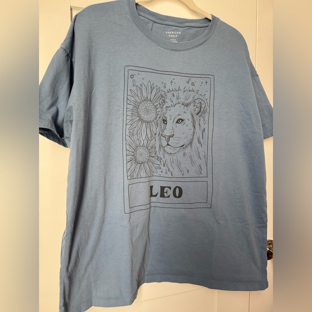 American Eagle Outfitters Blue Leo Tarot Graphic Shirt size medium - Picture 4 of 7